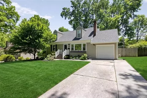 2507 W 79th Ter, Prairie Village, KS 66208