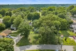 5116 E 40th St, Kansas City, MO 64130