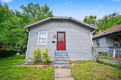 5942 Wabash Ave, Kansas City, MO 64130