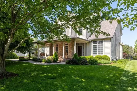 215 Earhart Cir, Lawrence, KS 66049