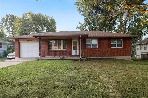 1603 NE 75th St, Gladstone, MO 64118