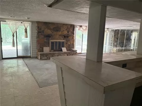 Living - 3936 Cr 4035, Independence, KS 67301 photo 4 of 5