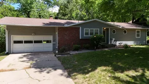 2119 Newport Rd, Saint Joseph, MO 64505