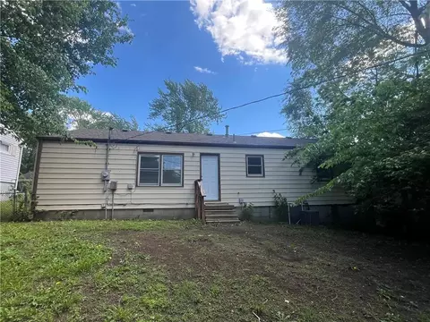 Exterior - 6010 E 149th St, Grandview, MO 64030 photo 3 of 3