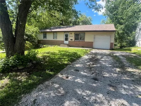 6010 E 149th St, Grandview, MO 64030