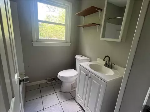 Bath - 6010 E 149th St, Grandview, MO 64030 photo 1 of 2