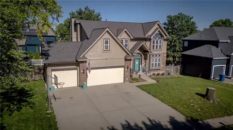 1437 Coventry Ln, Liberty, MO 64068