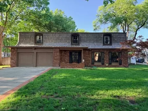 2806 Schwarz Rd, Lawrence, KS 66049