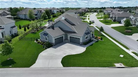 161 NW Carson Dr, Lees Summit, MO 64081