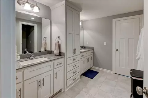 Bath - 415 E 166th Ct, Belton, MO 64012 photo 5 of 8