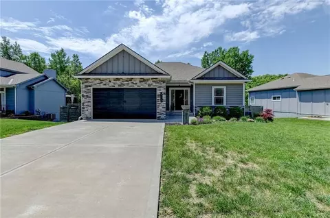 415 E 166th Ct, Belton, MO 64012