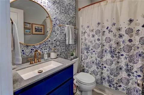 Bath - 415 E 166th Ct, Belton, MO 64012 photo 4 of 8