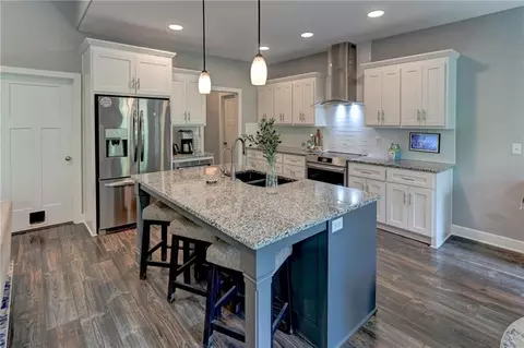 Kitchen - 415 E 166th Ct, Belton, MO 64012 photo 4 of 8