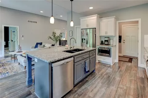 Kitchen - 415 E 166th Ct, Belton, MO 64012 photo 5 of 8
