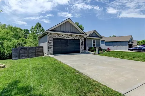Exterior - 415 E 166th Ct, Belton, MO 64012 photo 2 of 15