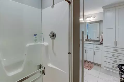 Bath - 415 E 166th Ct, Belton, MO 64012 photo 6 of 8