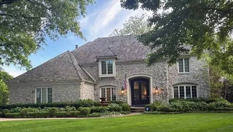 11804 Fairway Ave, Leawood, KS 66211