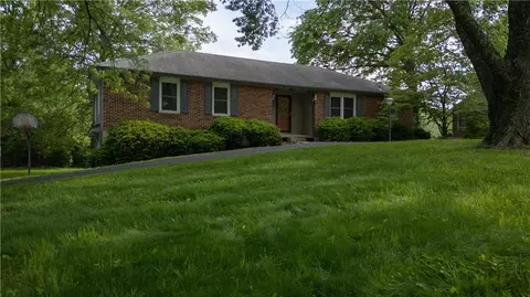 301 Dunns Ln, Richmond, MO 64085