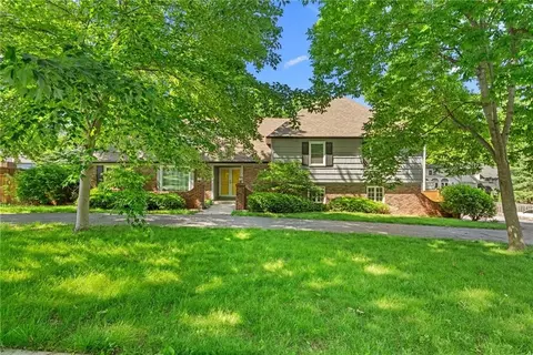 5400 W 84th Ter, Prairie Village, KS 66207