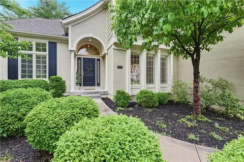 14111 Cody St, Overland Park, KS 66221