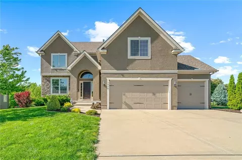 1518 Creekmoor Dr, Raymore, MO 64083