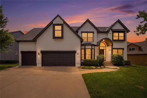 13206 Noland St, Overland Park, KS 66213
