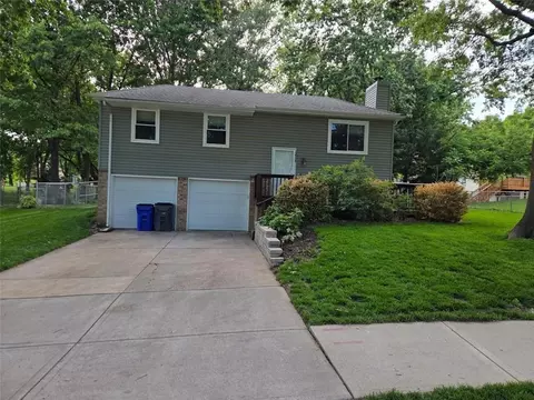 12908 S Brougham Dr, Olathe, KS 66062