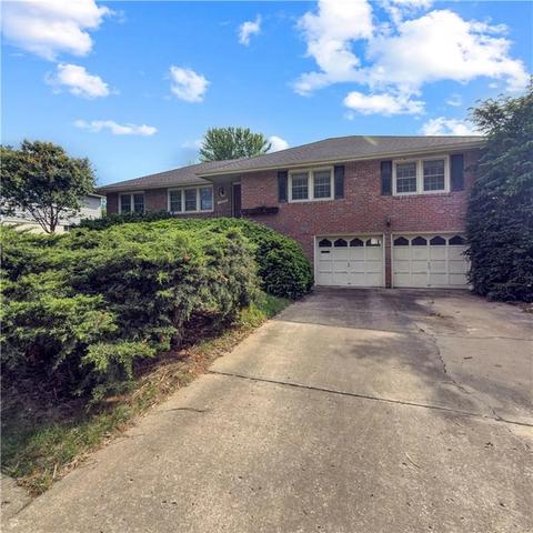 16009 E 37th Ter, Independence, MO 64055