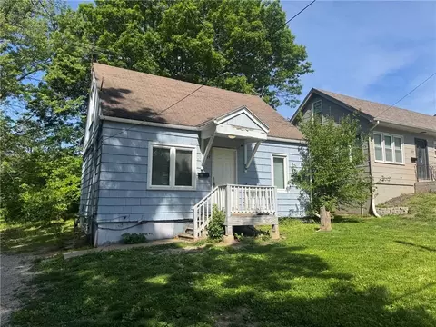 124 S Forest Ave, Independence, MO 64050