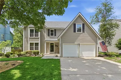 8050 Lakeview Ave, Lenexa, KS 66219