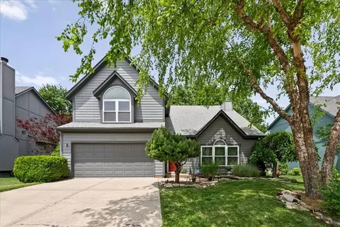 1328 E 154th Ter, Olathe, KS 66062
