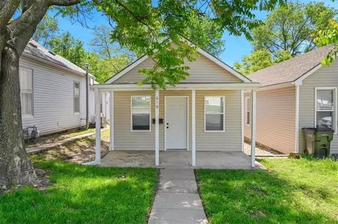 619 Kiowa St, Leavenworth, KS 66048