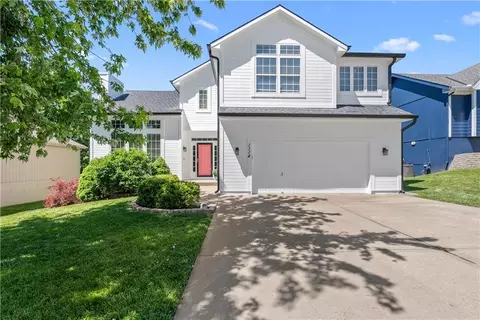 1114 Crimson Ln, Liberty, MO 64068