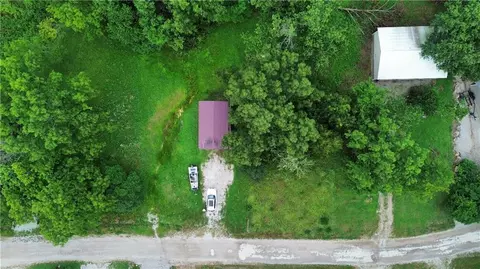 262 W Sugar Lake Dr, Mound City, KS 66056