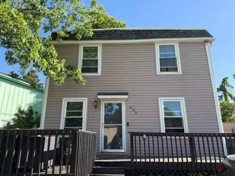 609 E Bristol Ln, Olathe, KS 66061