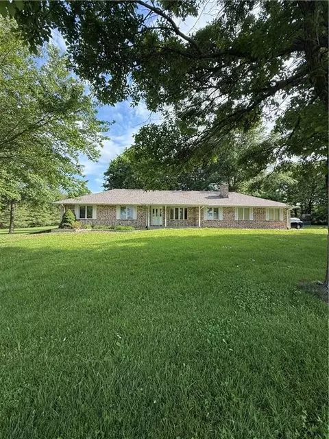 34007 E Ryan Rd, Oak Grove, MO 64075