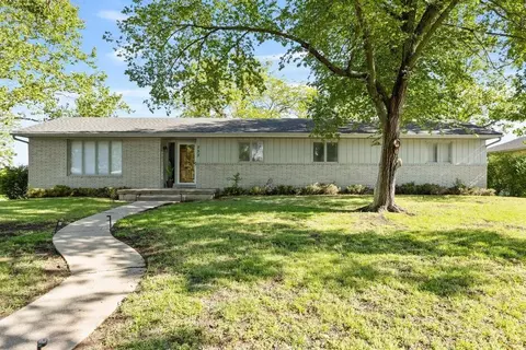 733 Fairway Ln, Fort Scott, KS 66701