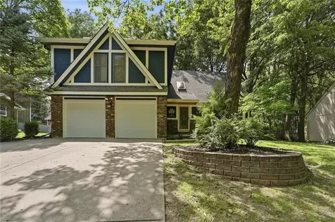 7130 N Woodland Ave, Gladstone, MO 64118