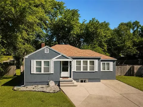 3718 Gibbs Rd, Kansas City, KS 66106