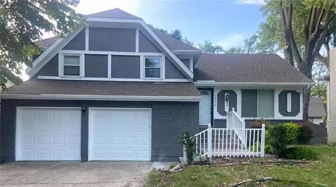 1828 E Mohawk Dr, Olathe, KS 66062