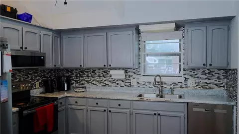 Kitchen - 1828 E Mohawk Dr, Olathe, KS 66062 photo 1 of 1