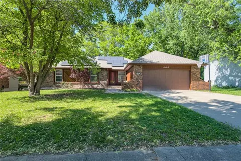 600 NW 66th St, Kansas City, MO 64118