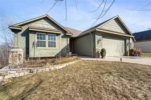 483 S 137th Pl, Bonner Springs, KS 66012