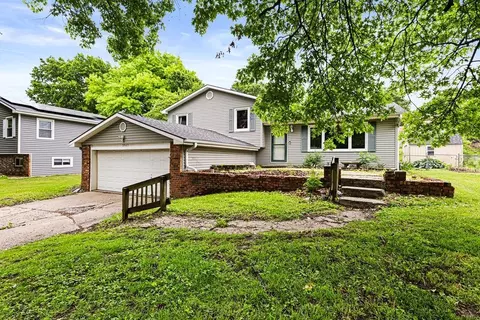 5905 Steven Dr, Saint Joseph, MO 64503
