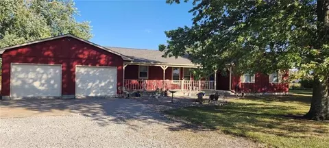 1301 W 8th St, Edgerton, KS 66021