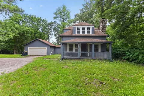 8309 E Gregory Blvd, Kansas City, MO 64131