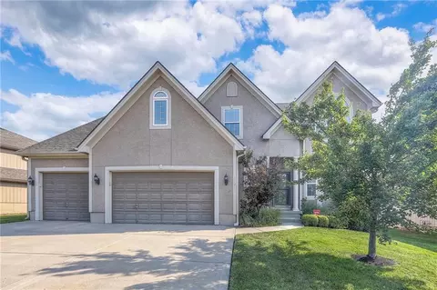 1121 N Old Mill Rd, Independence, MO 64056
