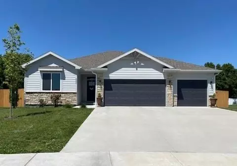 5004 Cedar Grove Way, Lawrence, KS 66049