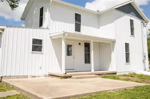 Exterior - 302 Little Brick Rd, Cameron, MO 64429 photo 3 of 4