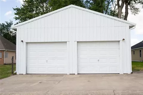 Exterior - 302 Little Brick Rd, Cameron, MO 64429 photo 4 of 4